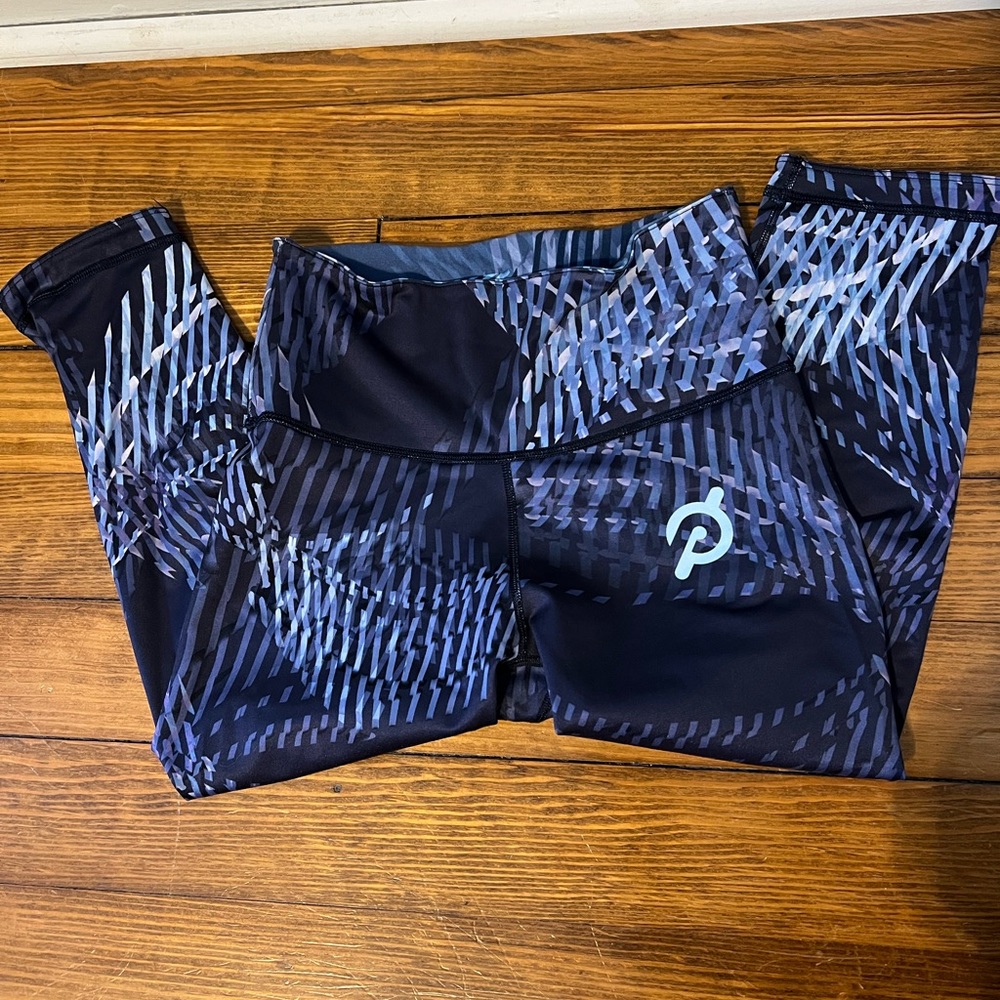 Reversible leggings peloton size M cropped length